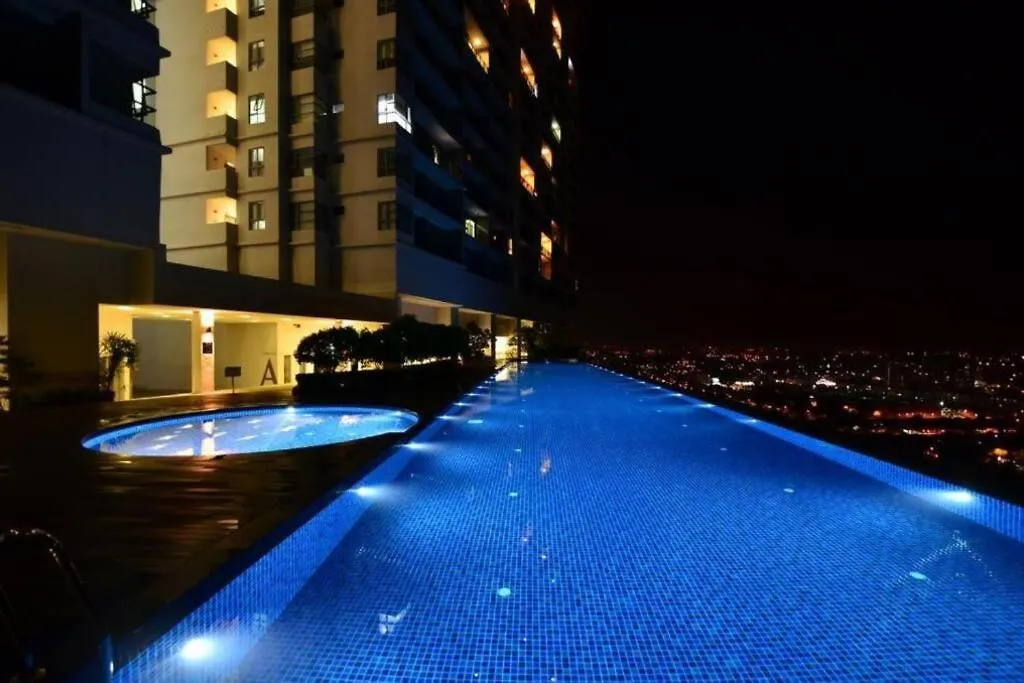 Silverscape,Res -- Seaview -- Balcony -- 7 Pax Apartment Malacca
