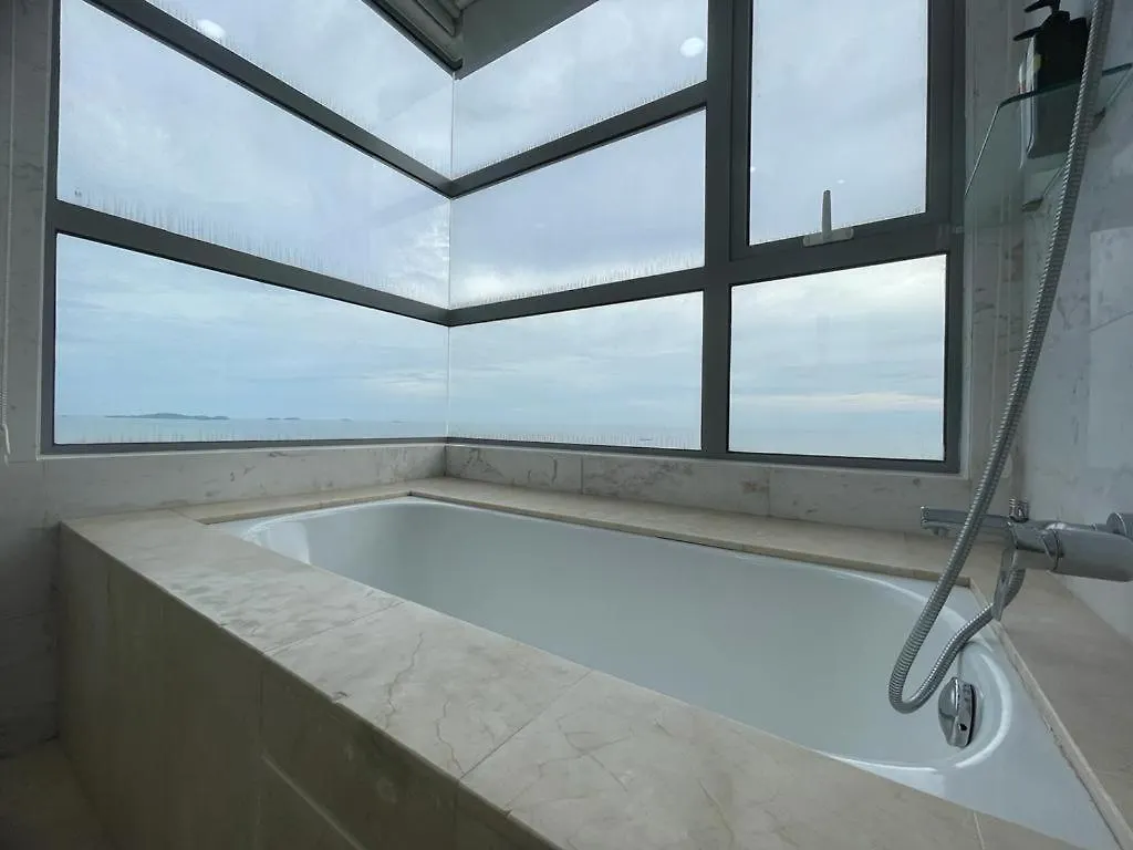 Apartment Ferienwohnung Silverscape,Res -- Seaview -- Balcony -- 7 pax Malacca