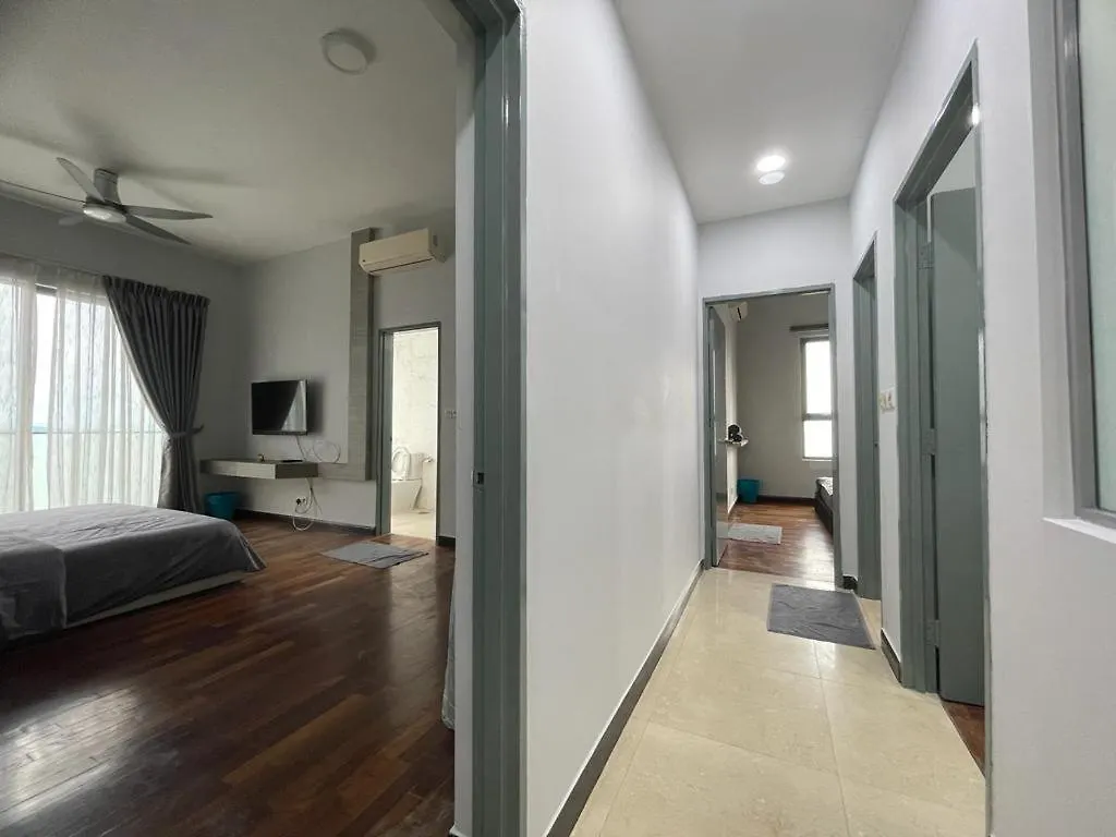 Silverscape,Res -- Seaview -- Balcony -- 7 Pax Apartment Malacca