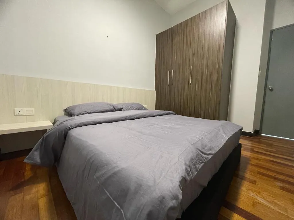 Silverscape,Res -- Seaview -- Balcony -- 7 Pax Apartment Malacca